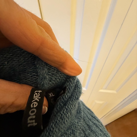 Takeout Blue Long Cardigan with Wooden Buttons - Picture 3 of 3